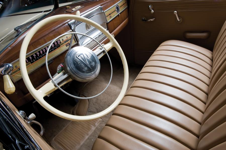 Интерьер Hudson Super Six Convertible 1946 года  (фото 8 из 9)